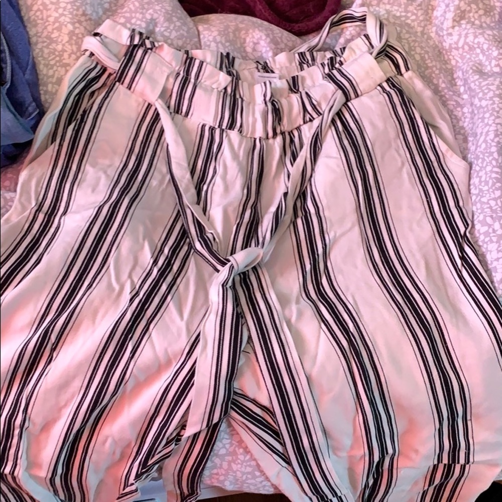 Loose black and white striped pants